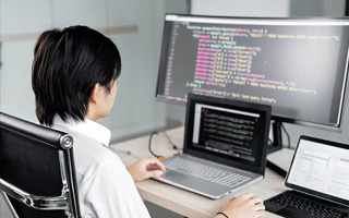 乳山 api php源码,下载的php源码怎么运行呢？